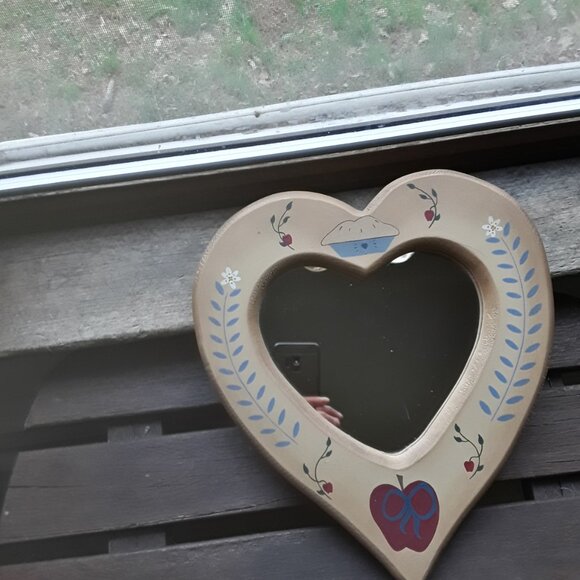 Hand Crafted Pine Heart Shaped Mirror - Farmhouse/Country Style - Picture 7 of 9